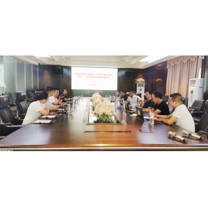 河南省辦公家具協(xié)會(huì)會(huì)長(zhǎng)張鋒一行到訪(fǎng)思進(jìn)家具集團(tuán)指導(dǎo)工作！